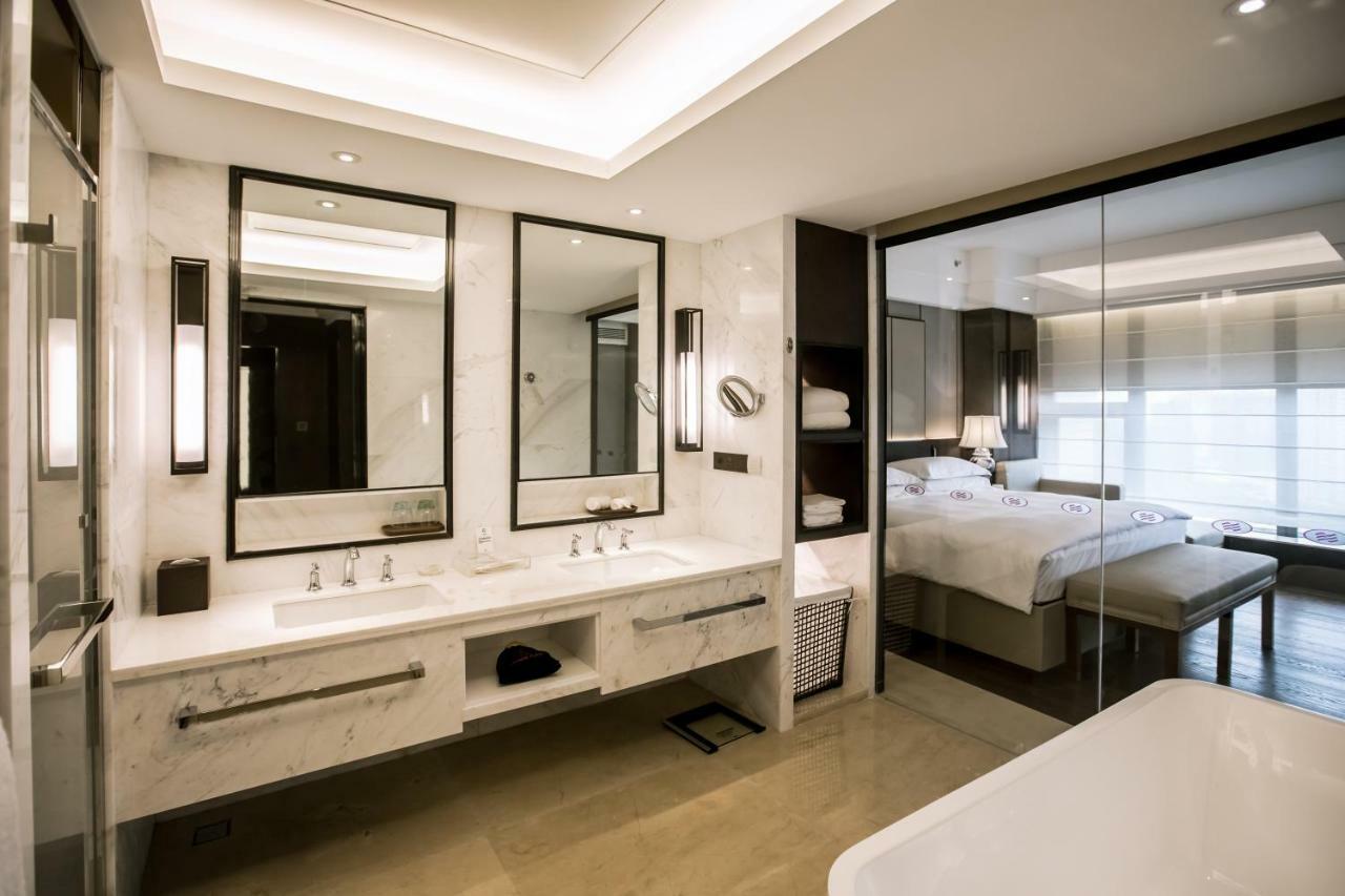 Crowne Plaza Zhanjiang Kang Yi, An Ihg Hotel Ngoại thất bức ảnh